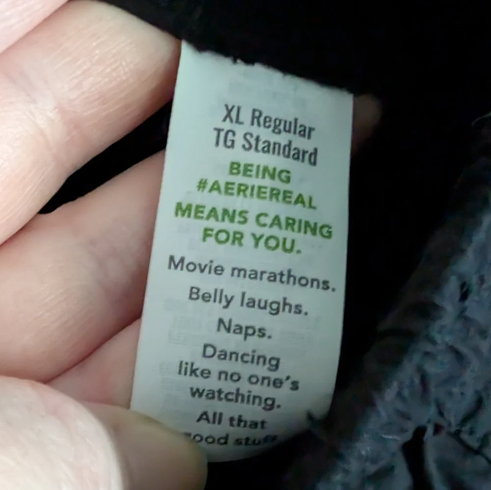 Aerie Black Cargo Pants - Picture 9 of 10
